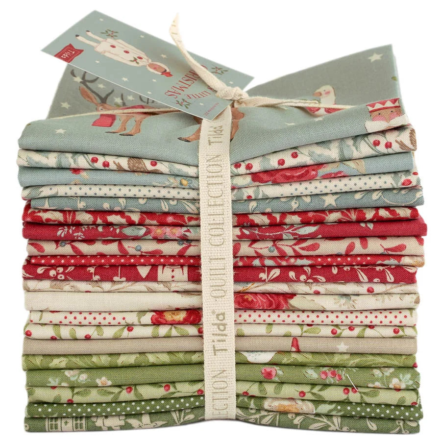 Tilda Merry Little Christmas Fat Quarter Bundle of 20