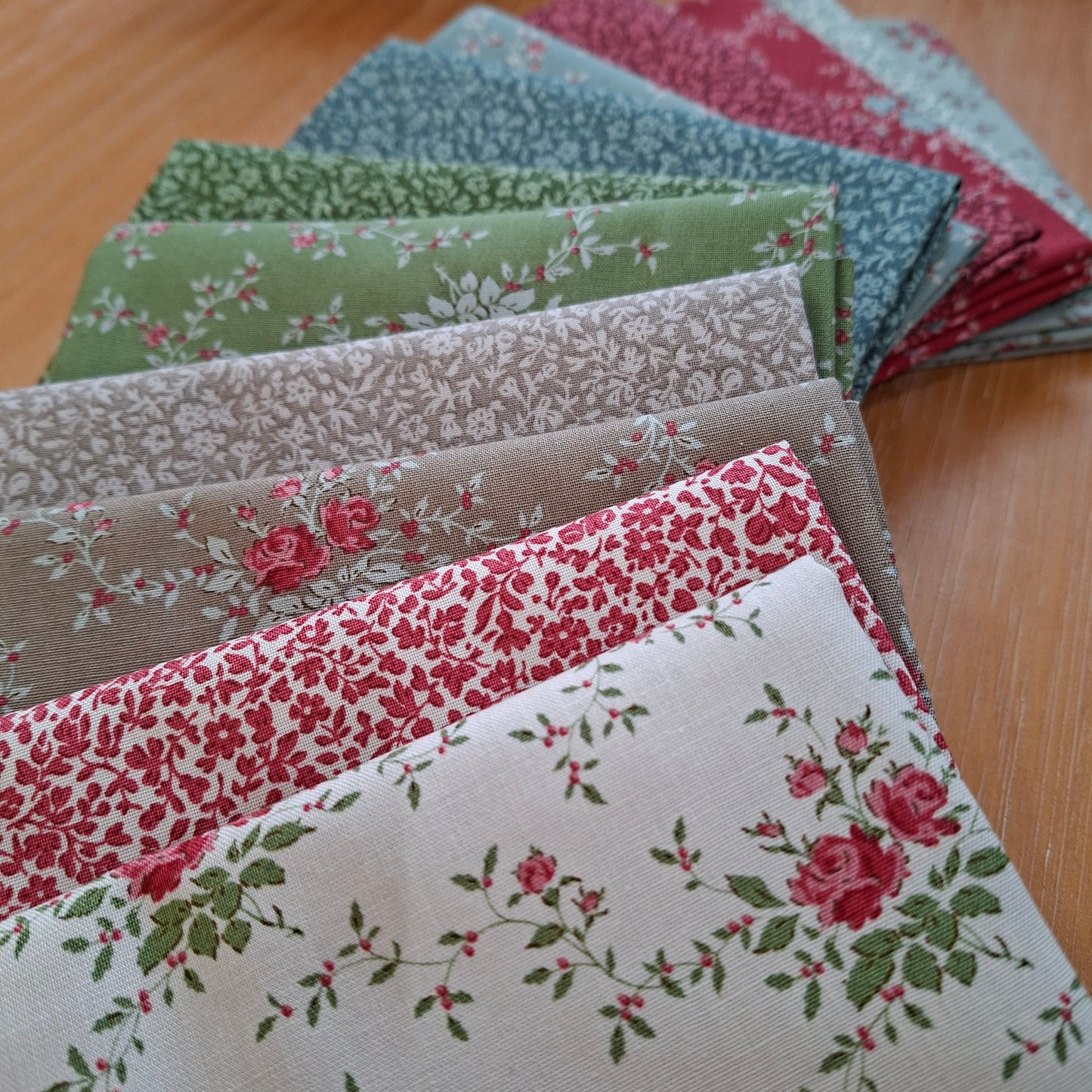 Tilda Merry Little Christmas | Eve & Noel Blender Fat Quarter Bundle of 12